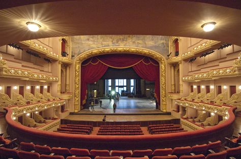 For Proscenium arch theatre the advantages are proscenium arch theatre gives audience a good view and performers need to only… Proscenium Arch, Theater Architecture, Stair Landing, America Latina, Theatre Stage, Interior Pictures, Theatre Set, Historic Preservation, Design Jobs