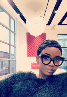 Short Pieces Of Hair Around Face, Pixie Cut And Glasses, 90s Pixie, Short Relaxed Hairstyles, 27 Piece, Black Women Short Hairstyles, Twa Hairstyles, Glasses Style, Short Hair Pixie Cuts