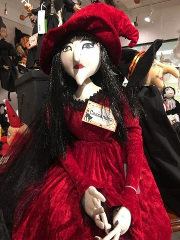 Cloth Halloween Dolls by Joe Spencer - Cassandra Witch in Red Dress Halloween Date Night, Styl Goth, Red Dress Design, Joe Spencer, Porcelain Dress, Nails Goth, Halloween Date, Lamp Ceramic, Witch Characters