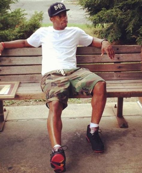 Victor Cruz. Sitting next to this guy on a random bench would be so worth it. Sitting On Bench Reference, Sitting On A Bench Poses, Sitting On Bench Pose, Guy Sitting Reference, Person Sitting On Bench, Man Sitting On Bench, Bench Photography, Lean Arms, Guy Sitting