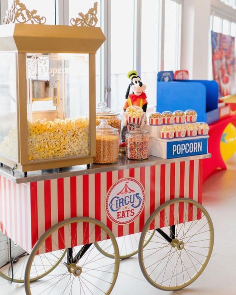 Circus Eats on Instagram: “Here is what we’ve been working on all Summer! Our brand new Wagon Carts 🎪 This is our premium popcorn 🍿 Wagon Available for all of your…” Popcorn Booth Ideas, Diy Hot Dog Cart, Popcorn Stand Ideas, Carn Evil, Chocolate Store Design, Kids Fest, Popcorn Ideas, Desi Party, Popcorn Design