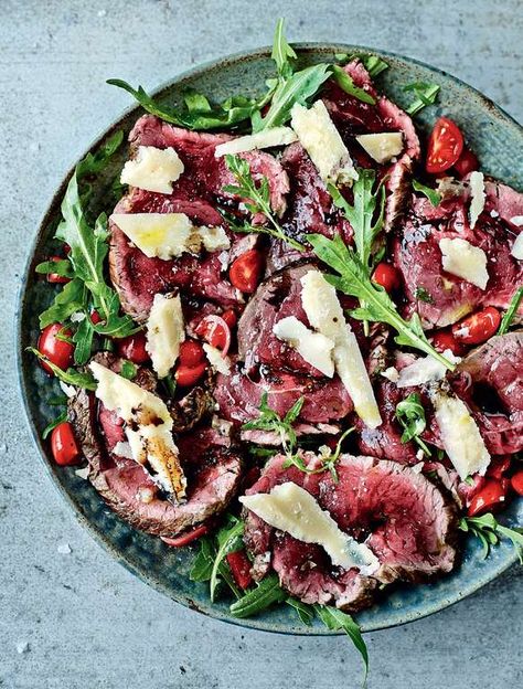 Tagliata Di Manzo - The Happy Foodie Beef Fillet Recipes, Beef Tagliata, Beef Fillet, Classic Italian Dishes, Dinner Party Recipes, Italian Dinner, Fool Proof Recipes, Spinach And Feta, Latest Recipe