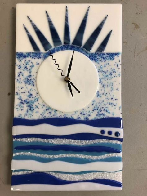 Fused Glass Wall Clocks, Glass Fusion Ideas, Glass Fusing Projects, Glass Fusion, Glass Fusing, Fused Glass Art, Glass Ideas, Wall Clocks, Glass Wall