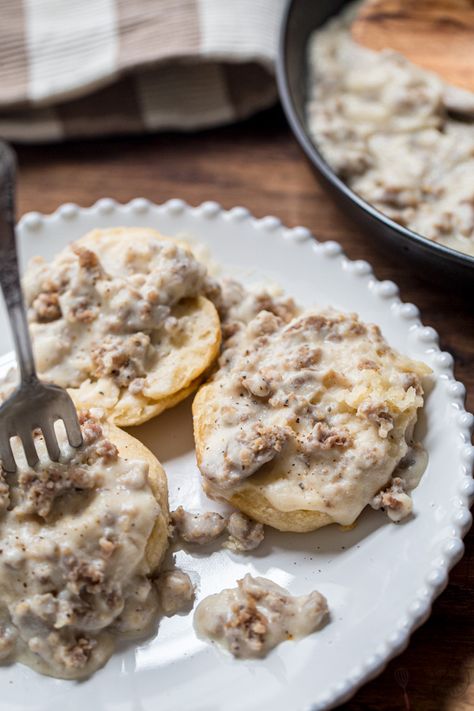 Best Sausage Gravy, Best Sausage Gravy Recipe, Meal Starters, Gravy Biscuits, Southern Buttermilk Biscuits, Sausage Gravy And Biscuits, Happy Breakfast, Frozen Biscuits, Sausage Gravy Recipe