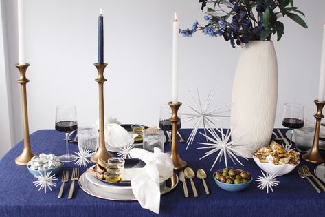 How to Host a Hanukkah Olive Oil Tasting - Hanukkah Tablescape Ideas Channukah Decorations, Hanukkah Tablescape, Hanukkah Table Setting, Hannukah Party, Olive Oil Tasting, Chanukah Party, Chanukah Decor, Blue Tablecloth, Hanukkah Decorations