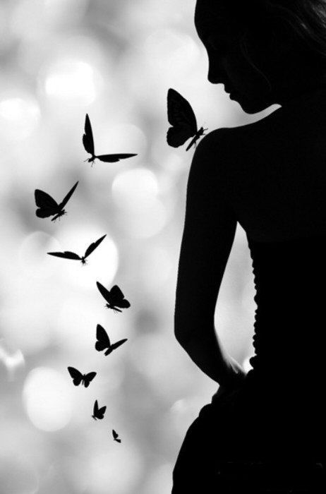 Black & White Drawing Hair, Foto Art, White Picture, Black White Photos, Black N White, Black And White Pictures, 인물 사진, Pics Art, Beautiful Butterflies