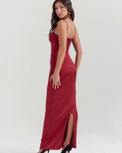 Satin Backless Maxi Dress Looking for the perfect satin dress? Discover elegance and charm with PrestigePeakPantry’s beautiful Satin Backless Bodycon Maxi Dress. Perfectly designed to turn heads and become the center of attention. This dress is a must have for your evening wardrobe, leaving an ever lasting impression. Material: Silk, Polyester, Spandex— comfort & slight stretch, stylish, ankle length cut, spaghetti strap, strapless neckline, backless design, slim fit. Affordable,Fast Proc... Backless Maxi Dress, Bodycon Maxi Dress, Center Of Attention, Strapless Neckline, Bodycon Maxi Dresses, Backless Maxi Dresses, Backless Design, Satin Dress, Women Supporting Women