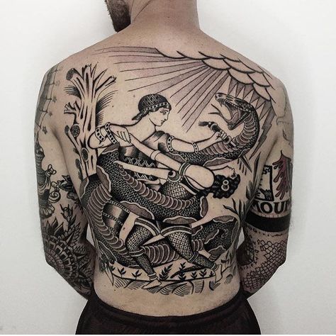 #fullback #backpiece par @danieledelligatti #blacktoptattooing | Artiste: @blacktoptattooing Old School Back Tattoo, Chest And Back Tattoo, Traditional Back Tattoo, Infinity Tattoo On Wrist, Grey Ink Tattoos, Backpiece Tattoo, Back Piece Tattoo, Traditional Japanese Tattoos, Old School Tattoo Designs