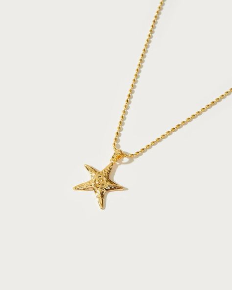 Starfish Necklace Gold, Beachy Necklace, En Route Jewelry, Beach Basket, Stella Marina, Starfish Necklace, Heart Hair, Make Waves, Hard Metal