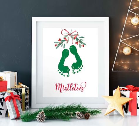 Foot Print Mistletoes, Mistle Toes Footprint Ornament, Christmas Baby Feet Painting, Miseltoe Crafts For Kids, Baby Mistletoes Foot Prints, Baby Footprint Christmas Cards, Mistle Toes Footprint, Baby Feet Christmas Craft, Infant Christmas Crafts