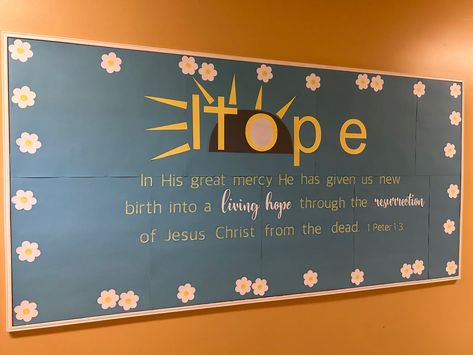 Lent Bulletin Boards, Lent Bulletin Board Ideas, Easter Bulletin Boards For Church, Easter Church Bulletin Boards, Catholic Bulletin Boards, Easter Bulletin Boards, Holiday Boards, Holiday Bulletin Boards, Christian Bulletin Boards