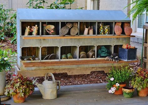 Nesting Boxes Decor, Diy Storage Unit, Outdoor Shoe Storage, Chicken Nest, Chicken Nesting Boxes, Chicken Feeders, Boot Storage, Box Decor, Chicken Feeder