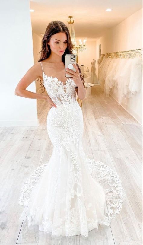 Tight Wedding Dress, Wedding Dress Guide, Pretty Wedding Dresses, Outfits Dress, Cute Wedding Dress, Dream Wedding Ideas Dresses, Fitted Wedding Dress, Dresses Elegant, Elegant Wedding Dress