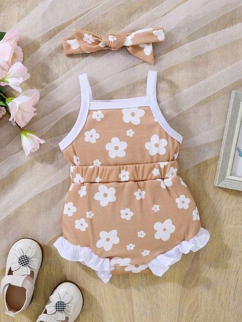 SHEIN Baby Floral Print Contrast Binding Ruffle Hem Cami Romper | SHEIN USA Newborn Baby Girl Outfits, Newborn Baby Girl Clothes, Cami Romper, Trendy Baby Clothes