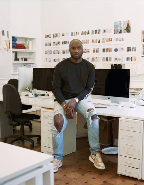 Virgil Abloh Working, Virgil Abloh Aesthetic, Virgil Abloh Style, Fashion Job, Off White Virgil, Brand Aesthetic, Space Style, Black Men Street Fashion, Miami Design