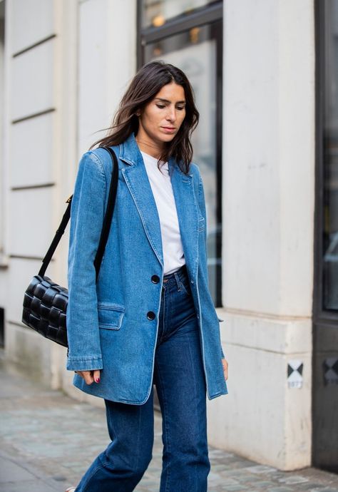 Street Style London Fashion Week September 2019 | Marie Claire Australia Denim Blazer Outfit Womens Fashion, Blue Jeans Outfits, Street Style London, Marie Claire Australia, Denim Street Style, Looks Jeans, Canadian Tuxedo, London Fashion Week Street Style, Look Jean