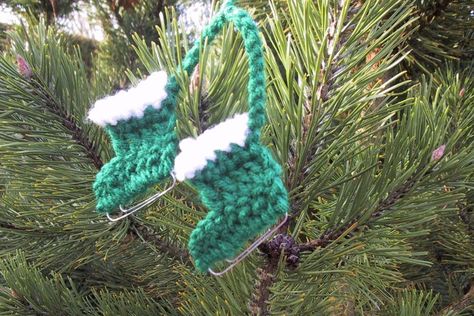 I've been making this little ornament since 1972, when we moved to Sparks, NV. We moved into a brand new home, just a few days before Chr... Ice Skate Ornaments, Christmas Crochet Patterns Free, Crochet Snowman, Crochet Xmas, Crochet Christmas Trees, Crochet Christmas Decorations, Crochet Ornaments, Ice Skate, Ice Skates