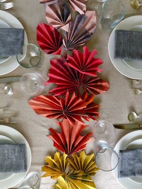 Easy Folded Paper Leaves for Your Thanksgiving Table! — super make it Newspaper Flowers, Thanksgiving Paper, Paper Mache Animals, Paper Leaves, Holiday Table Decorations, Thanksgiving Centerpieces, Thanksgiving Table Decorations, Crafts With Pictures, Create And Craft