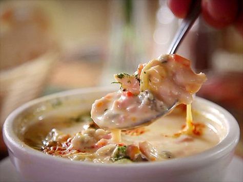 This Smoked Turkey Wild Rice Soup is an award winner you can make at home. Turkey And Wild Rice, Turkey Wild Rice Soup, Turkey Rice Soup, Dove Recipes, Wild Mushroom Soup, Soup Video, Wild Rice Recipes, Whole Wheat Tortillas, Turkey Soup