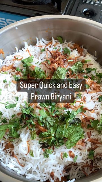 ✨Hiba thallah ✨ Dubai Food Blogger on Instagram: "Prawn biryani recipe (serves 4) Whole garam masala (1 black cardomom, 1/2 tsp pepper, 1 tsp jeera, 1 inch cinnamon, 4/5 cardomom, 3/4 cloves) 4 chopped green chillies 1.5 tbsp gg paste 3 blended medium size tomatoes Masalas ( 1 tbsp chilli powder, 1/2 tbsp coriander powder, 1 tsp zeera powder, 1/2 tsp turmeric powder) Salt to taste 2 medium size fried onions ( keep 1/4th aside for garnish) 1 cup beaten yoghurt 500 g cleaned prawns Lemon jui Prawns Biryani Recipe, Prawns Biryani, Prawn Biryani Recipes, Prawn Biryani, Uae Food, Dubai Food, Turmeric Powder, Biryani Recipe, Coriander Powder