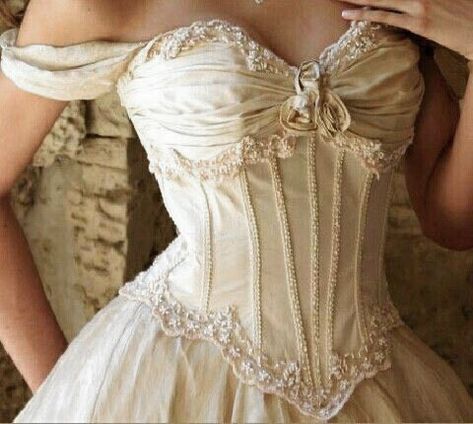 1700s Fashion Women, 1800 Dresses, Gown Aesthetic, 1800's Dress, Victorian Corset, Old Fashion Dresses, Fairytale Dress, Prom Dresses Short, Dresses Short