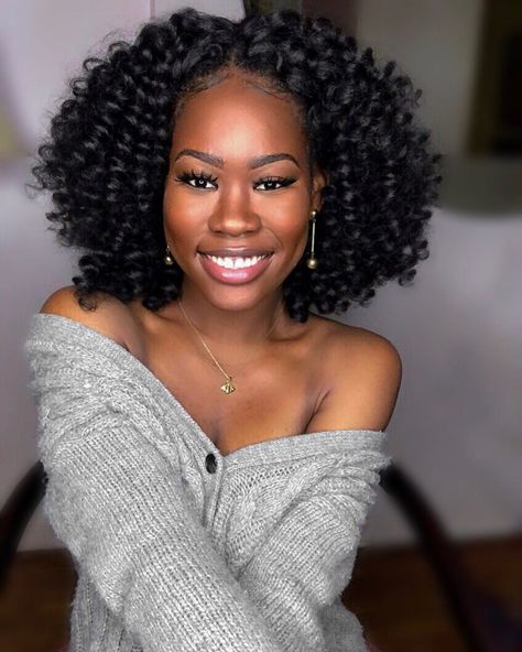 Happy Friday! I hope everyone’s having a great day! ✨✨ ❣️❣️❣️ Gracefully smiling. According to my past data, I shouldn’t be here. ⚡️⚡️⚡️⚡️… Selfie Hairstyles Crochet, Selfie Hairstyles, Hairstyles Crochet, Protective Hairstyles For Natural Hair, Diva Style, My Past, Selfie Poses, Protective Hairstyles, Simply Beautiful