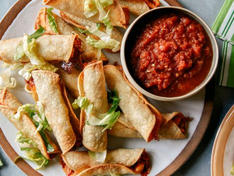 Taquitos are the ultimate finger food—mini rolled tacos that are warm, cheesy and super crunchy! An air fryer makes this crowd-pleasing snack (or appetizer) surprisingly easy to cook up at home. We fill them with chunks of chicken and melty Colby Jack, but you can customize the ingredients to please even the pickiest of eaters with different proteins and cheeses. And while you have the air fryer fired up you can make a delicious charred salsa to serve alongside. Airfryer Taquitos, Charred Salsa Recipe, Air Fryer Taquitos, Rotisserie Chicken Salad, Chicken Taquitos, Easy Meal Ideas, Air Fryer Recipes Chicken, Fasion Outfits, Quick Weeknight Meals