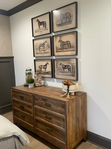 Equine Decor Interior Design, Horse Farm Decor, Equestrian Themed Room, Farmhouse Horse Decor, Horse Themed Living Room, Equestrian Room Decor, Equestrian Aesthetic Bedroom, French Western Decor, Equestrian Living Room