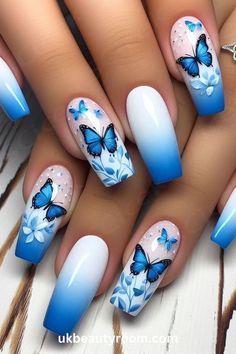 Movie Bloopers, Blue And White Nails, Beach Nail Designs, Simple Spring Nails, Green Nail Designs, Pink Nail Art, Makijaż Smokey Eye, Blue Nail Designs, Blue Nail