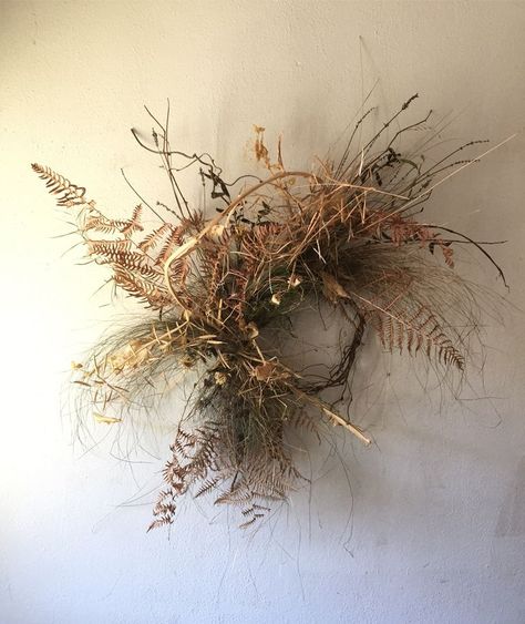 dried floral wreath Wreath Workshop, Whimsical Fall, Dried Wreath, Halloween And Fall, Flower Subscription, Wall Wreath, Flower School, Dried Flower Wreaths, Xmas Wreaths