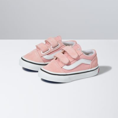 Pink Spring Outfits, Best Toddler Shoes, Tennis Vans, Rainbow Vans, Wag Dr, Baby Vans, Vans Skate Shoes, Mid Top Shoes, Vans Toddler