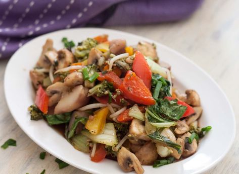 Chinese Style Stir Fried Water chest nut with Vegetables Recipe Vegetarian Chinese Food Recipes, Water Chestnut Recipes, Manchurian Recipe Vegetarian, Waterchestnut Recipes, Chestnuts Recipes, Chinese Chow Mein Recipe, Recipes Stir Fry, Vegetarian Chinese Recipes, Chinese Coleslaw