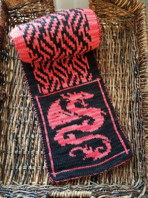 Ravelry: Dragon Fire Scarf by Carrie Pinkerton Double Knitting Patterns, Dragon Hats, Dragon Fire, Cowl Knitting Pattern, Reversible Scarf, Easy Knitting Patterns, Scarf Knitting Patterns, Fire Dragon, Fair Isle Knitting