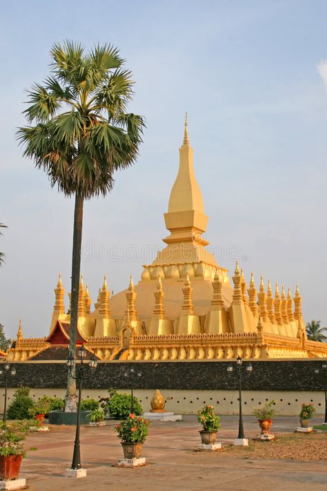 Laos Temple, Vientiane Laos, Illustrations Design, Vientiane, Traditional Architecture, Famous Places, Digital Illustrations, Family Adventure, Bts Jin