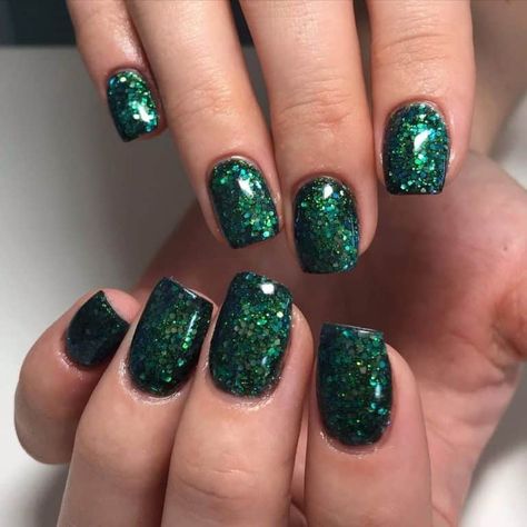 Bright Green Emerald Glitter Manicure Green Glitter Tips Nails, Red Green Silver Nails, Green Sparkle Nails Acrylic, Dark Green Nails With Glitter, Emerald Green Glitter Nails, Green Glitter French Tip Nails, Dark Green Glitter Nails, Glitter Green Nails, Green Sparkly Nails