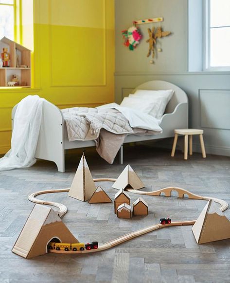 Ikea Boxes, Carton Diy, Cardboard Toys, Diy Ikea, Kid's Bedroom, Baby Diy, Diy Cardboard, Train Set, Ikea Furniture