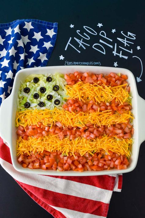 Taco Dip Flag--A festive, delicious, simple dish for your summer parties! Served cold and can be made a day before to help save you time on party day! {cutsandcrumbles.com} #tacodip #flagdip #4thofjuly #redwhiteandblue #easydip #appetizer #coldpartyfood #makeaheadappetizer #americanthemedfood #cutsandcrumbles Cold Party Food, One Bite Appetizers, Finger Foods For Kids, Picky Toddler Meals, Make Ahead Appetizers, St Patricks Day Food, Taco Dip, Easy Dips, Homemade Baby Foods