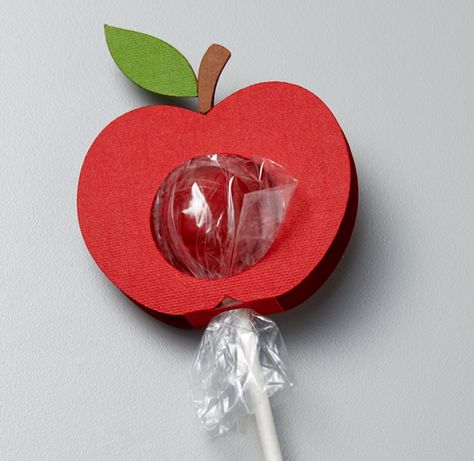 Sucker Holder, Apple School, Lollipop Holder, Christmas Gift Tags Handmade, Chocolate Balls, Apple Of My Eye, Apple Gifts, Apple Decorations, Teacher Apple