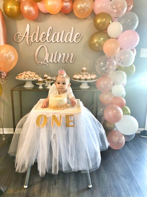 Pink Gold First Birthday, First Birthday Decorations At Home, 1st Birthday Decoration Ideas At Home, Baby Birthday Decorations At Home, First Birthday At Home, First Birthday Decoration Ideas, Gold First Birthday Party, Pink And Gold First Birthday