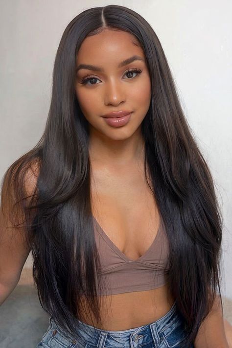 A long, straight hairstyle with a middle part for Black women Long Straight Hair Black Women, Easy Straight Hairstyles, Straight Weave, Straight Black Hair, Straight Weave Hairstyles, Long Haircuts, Sleek Hairstyles, Long Straight Hair, Baddie Hairstyles