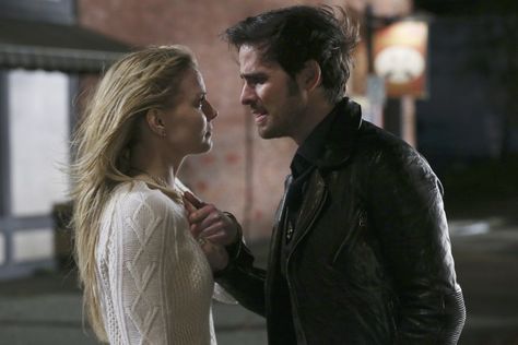 Emma and Hook Once Upon A Time Emma, Emma And Hook, Best Tv Couples, Between Two Worlds, Hook And Emma, The Dark One, Killian Jones, Colin O'donoghue, Jennifer Morrison