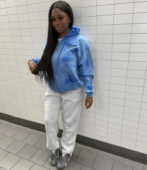 Blue Hoodie Outfit, Yeezy Outfit, Fly Outfit, Swag Outfits For Girls, Chill Outfits, Picture Outfits, Streetwear Fashion Women, Cute Swag Outfits