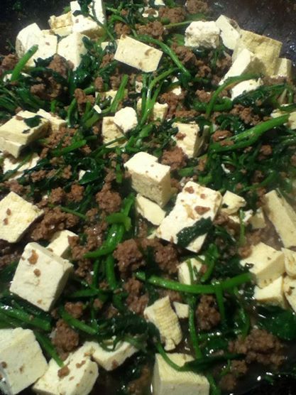 Hamburger with Tofu and watercress: Recipe by Tʻs All Kine Ono Grinds… Pork Tofu Watercress Recipe, Hawaiian Spam Recipes, Ono Kine Recipes, Watercress Recipes, Hawaiian Foods, Hawaiian Dishes, Firm Tofu, Tofu Dishes, Hawaii Food