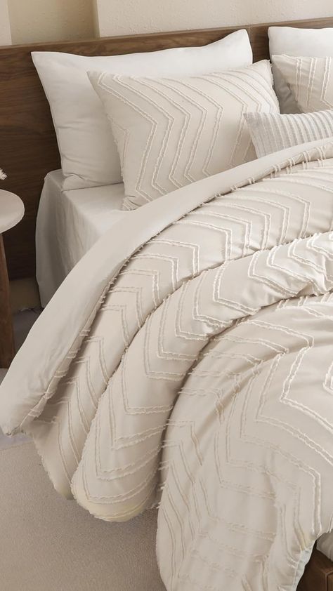 Upgrade your bedroom with this latest  Boho Chevron Tufted Bedding Comforter Sets! 🛏️  Add a touch of bohemian elegance to your room and give it an instant makeover with our stylish bedding sets. 😍  #BohoBedding #ComforterSets #BedroomMakeover Trendy Comforter Sets, Bed Spreads Modern, Tufted Bedding, Bedding Comforter Sets, Stylish Bedding, Apartment Deco, Bed Comforter, Bedding Comforter, Bed Comforter Sets