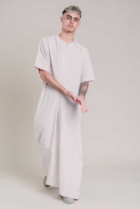 Short Sleeve Thobes perfect for the hot summer days! #CaveThobes #jubbas #Summer #Ramadan # Mens Cloth, Kaftan Outfit, Muslim Men Clothing, Muslim Style, Mens Kurta Designs, Clothing Guide, Gents Fashion, Guys Clothing Styles, Clothing And Textile