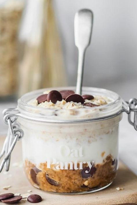 Cookie Overnight Oats, Cookie Dough Overnight Oats, Rolled Oats Recipe, Simple Healthy Breakfast, Oats Recipes Breakfast, Oat Breakfast, Healthy Breakfast Meal Prep, Raisin Cookie, Vegan Paleo Recipes