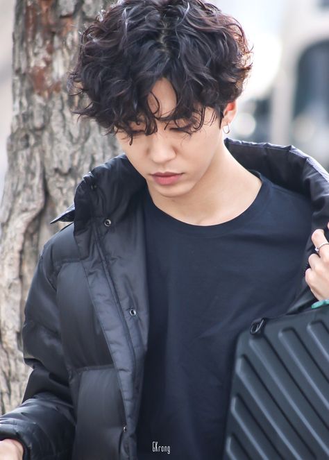 Yongguk Perm Hair Men, Korean Man, Man Perm, Aizen Power, Male Haircuts Curly, Bang Yongguk, Wavy Hair Men, Underground Hip Hop, Aesthetic Boys