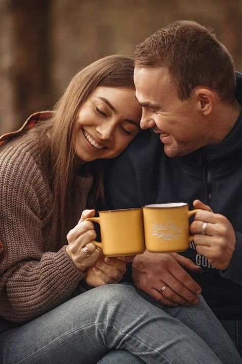 Fall Couple Photoshoot Ideas, Couple Fall Photoshoot, Autumn Shoot, Fall Couple Pictures, Photoshoot Tips, Fall Couple Photos, Couple Photoshoot Ideas, Fall Couple, Love You Friend