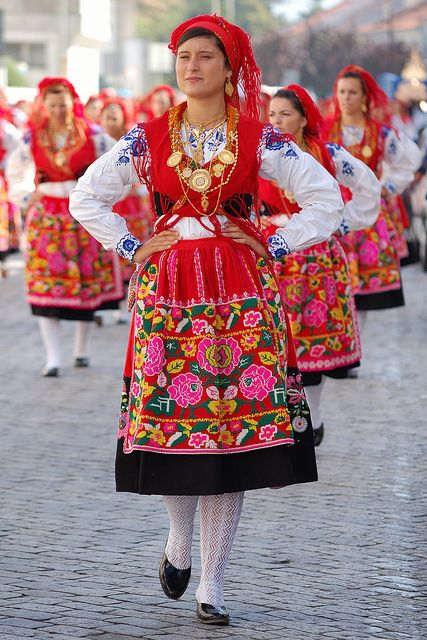 #Viana do Castelo, #Portugal Portuguese Clothing, Costumes Around The World, Portuguese Culture, National Dress, Folk Dresses, Folk Dance, Folk Fashion, Ethnic Dress, Folk Costume