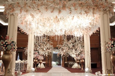 Hallway Decorating Wedding, Indoor Stage Decorations Wedding, Wedding Flooring, Dekor Pelaminan, Mood Planner, Pergola Wedding, Gazebo Wedding Decorations, Pastel Wedding Decorations, Dekorasi Wedding